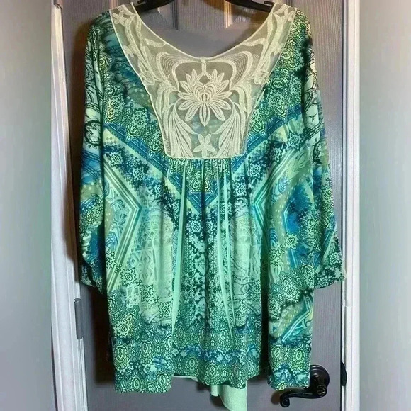 Boho style blouse with stunning lace back. Women’s size 22/24 EUC - Picture 4 of 6